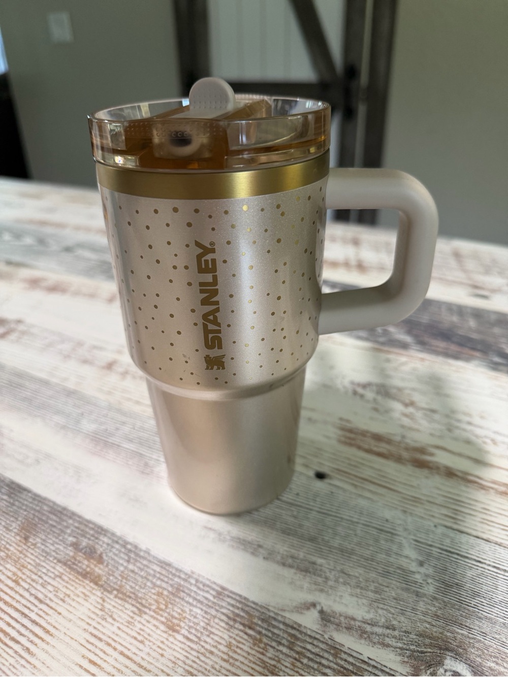Stanley Insulated Travel Mug with Handle - Gold Accent - Picture 3 of 5